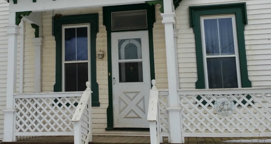 Tips on how you can have energy savings in your home. When it's hot you want it cool and when it's cool you want it warm. Find a balance and save money.