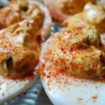 Lookingforaquickandeasyappetizertoserve?Makethisdeliciousdeviledeggrecipe.It'sinexpensivetomakeandmakesagreatsandwichifyouhaveleftovers eattravellife.com