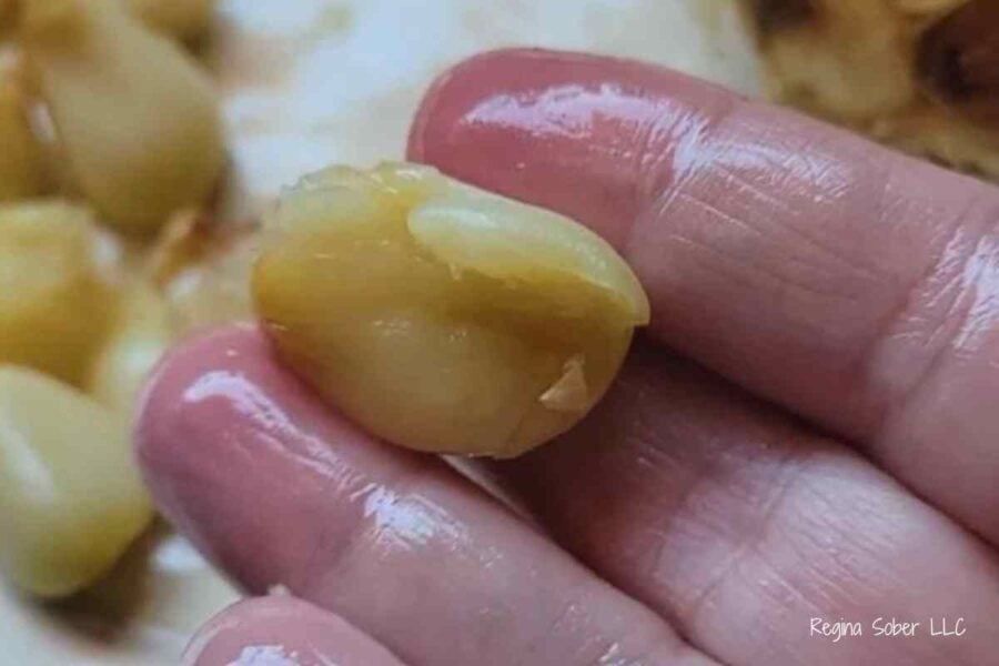 peeled garlic clove