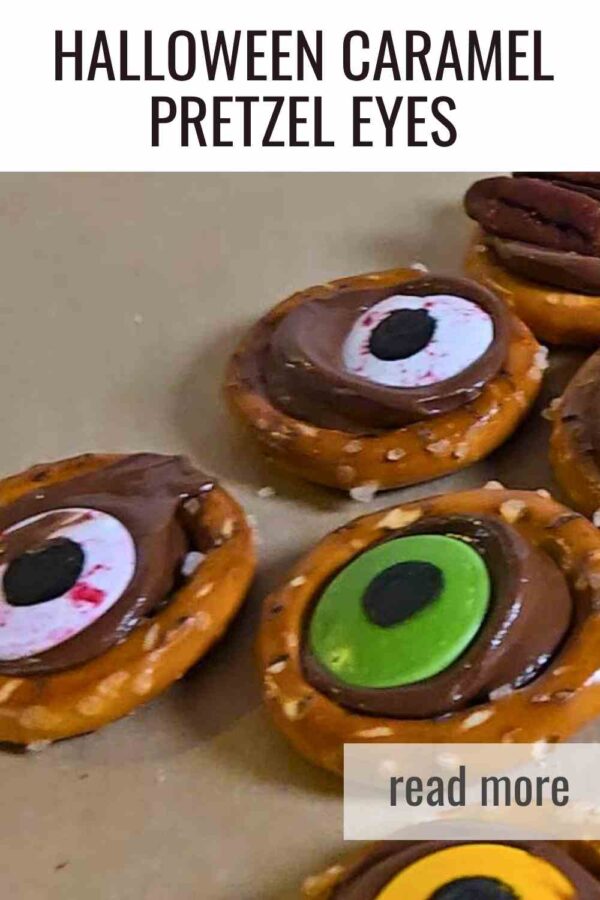 Quick Halloween treats made with pretzels, Rolos and candy eyes. They melt in minutes and are perfect for parties or classroom snacks.