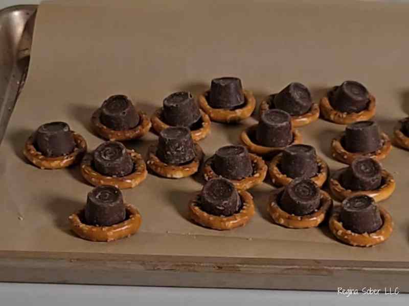 round pretzels with rolos