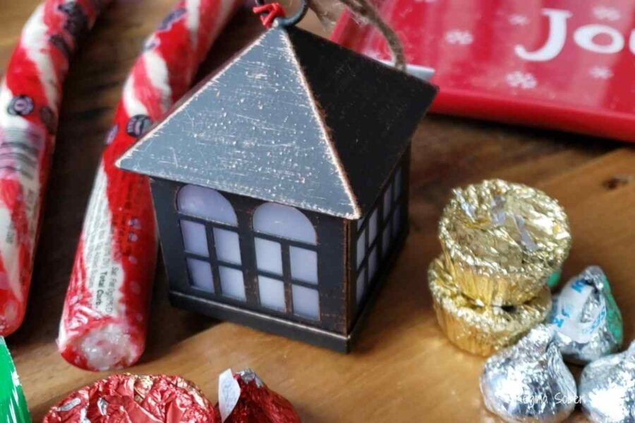 give small gifts to friends and family ideas