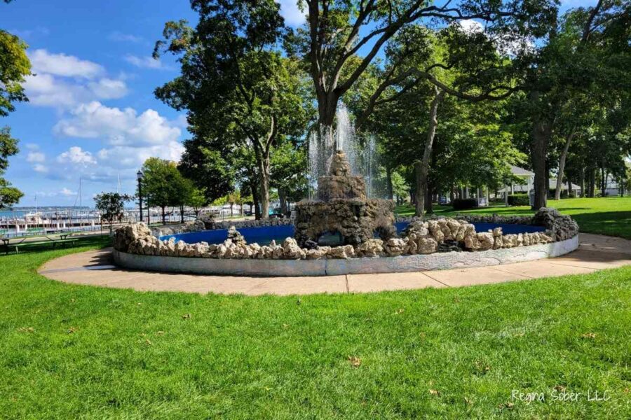Fountain in Derivera park Put in Bay