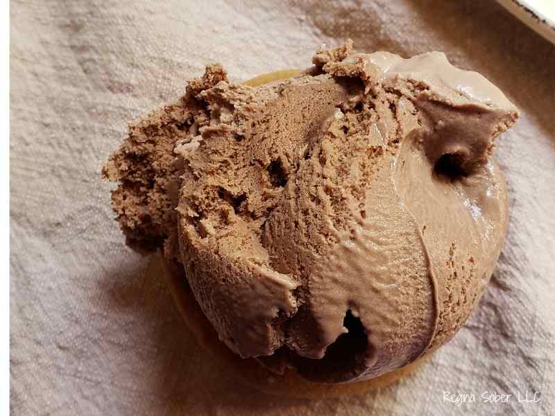 rounding the ice cream helps with pressing the cookies together