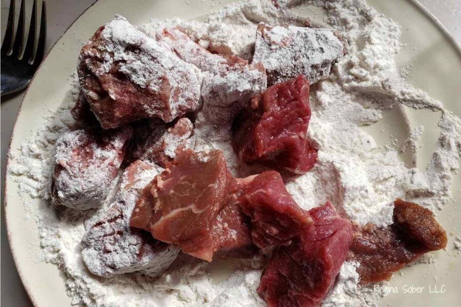 Stewed meat floured
