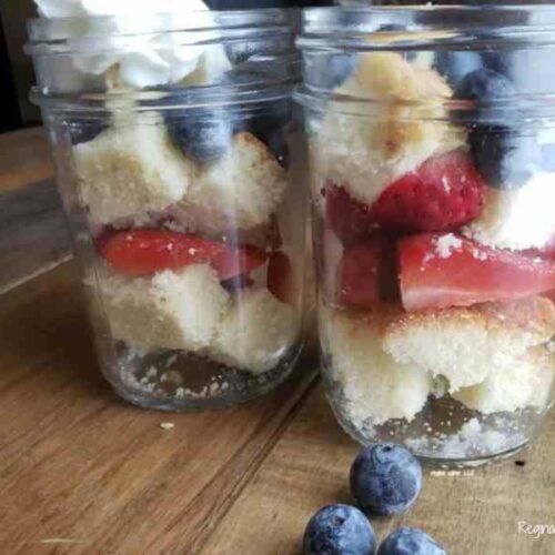 berry trifle dessert