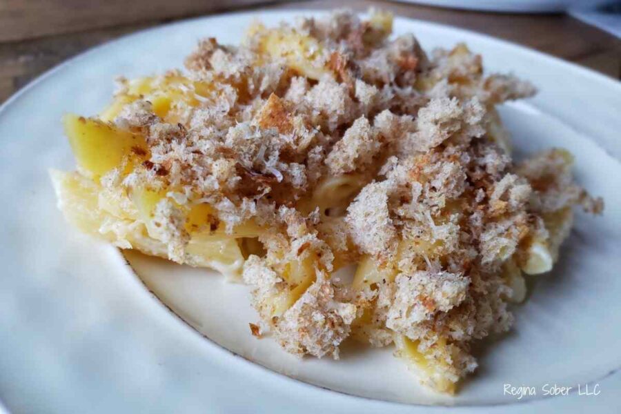 mac and cheese with bread crumb topping
