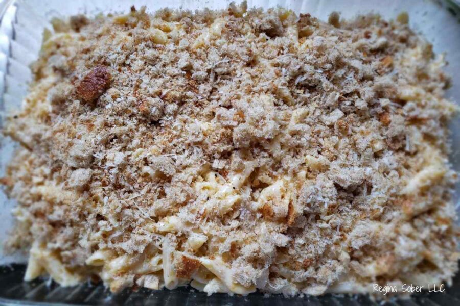 mac and cheese with breaded crumbs in pan