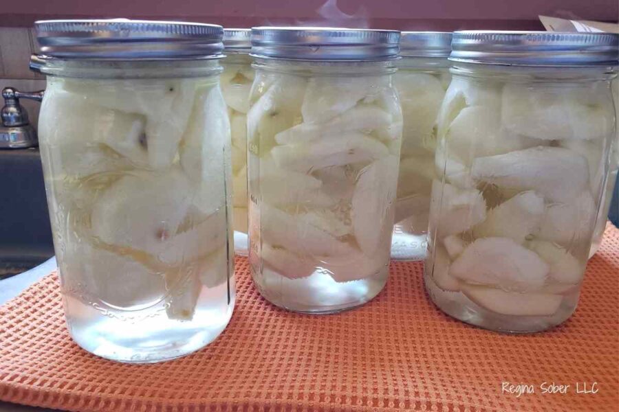 quart jar of canned pears