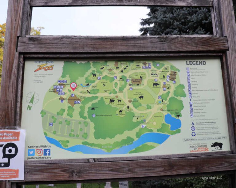 Visiting the Potter Park Zoo - Lansing Michigan