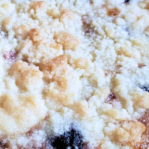 baked tart cherry crumb pie