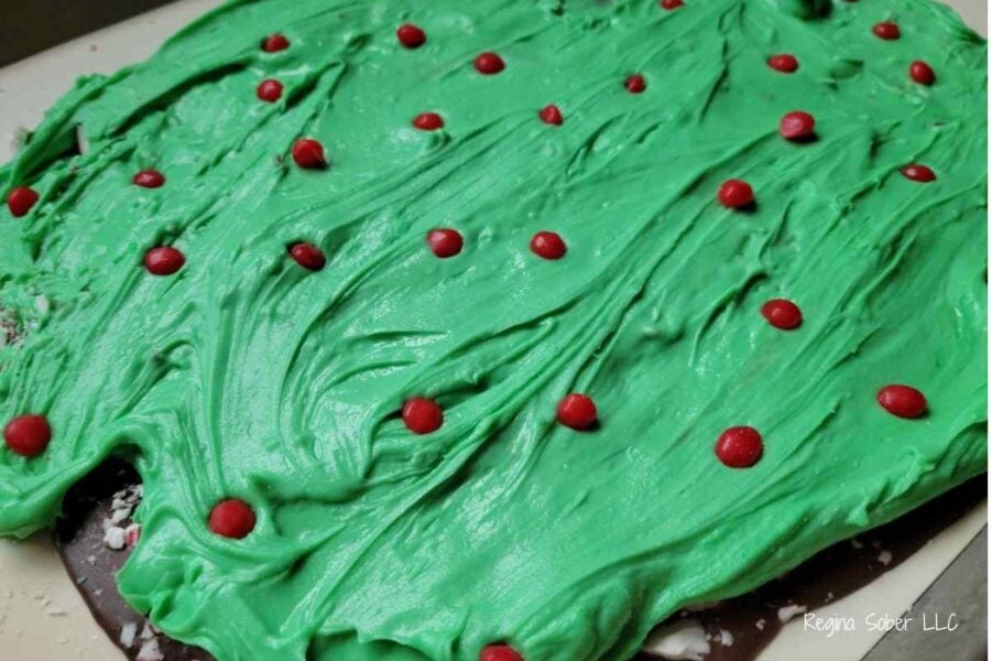 grinch peppermint bark