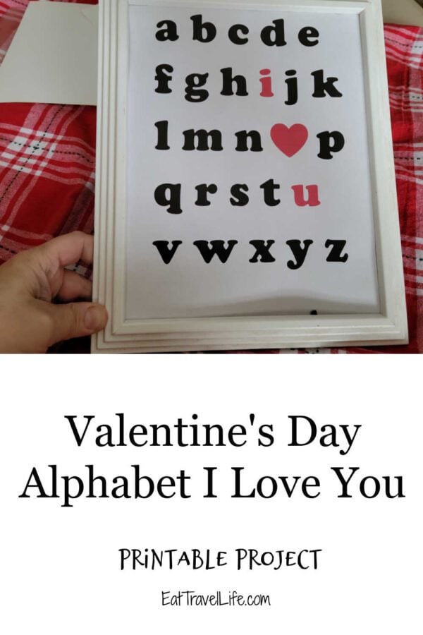 A cute way to tell your sweetie you love them. A free printable Valentine gift idea. Perfect to share at proposals & bridal showers. Put on display at your wedding too.
