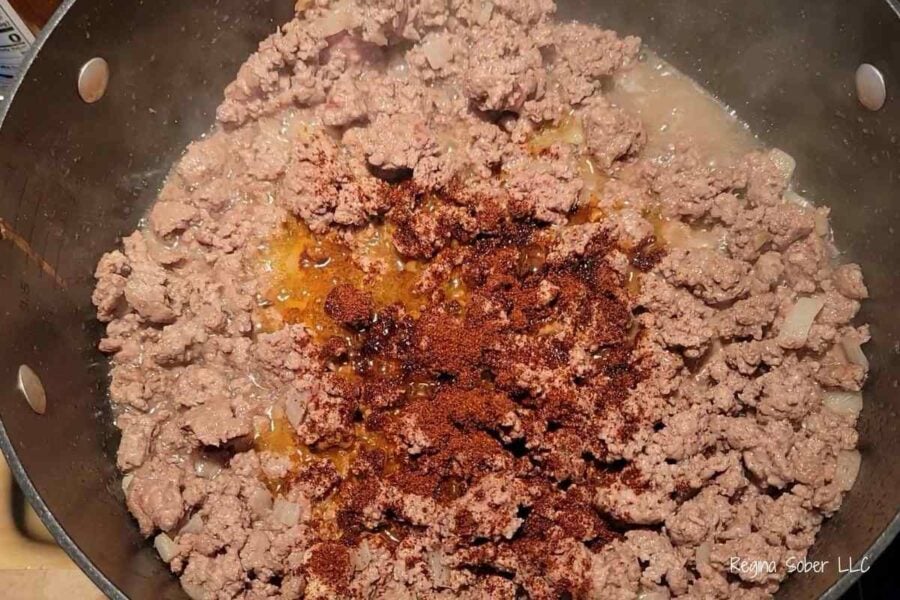 cooked ground beef with chili powder