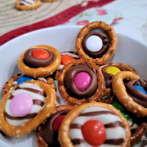 chocolate pretzel rings