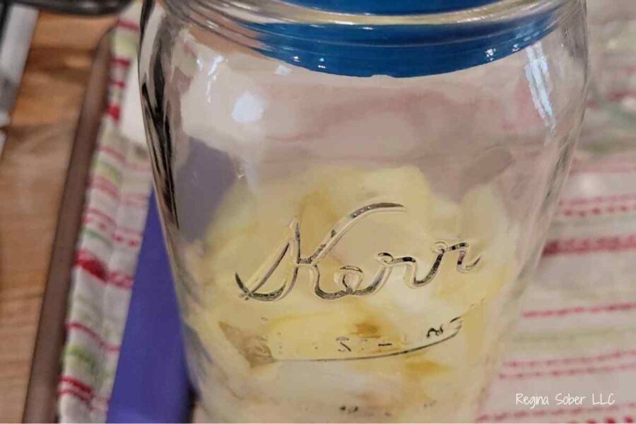 hot apple slices in quart jars