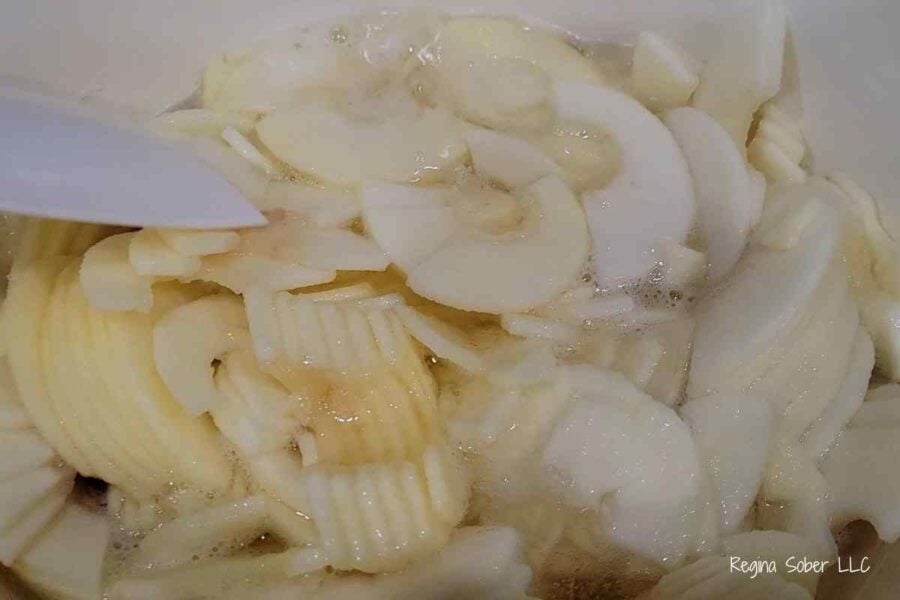 soaking fresh apples