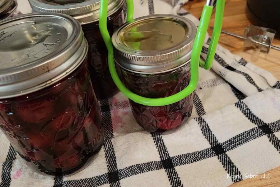 placing all the cherries on towel