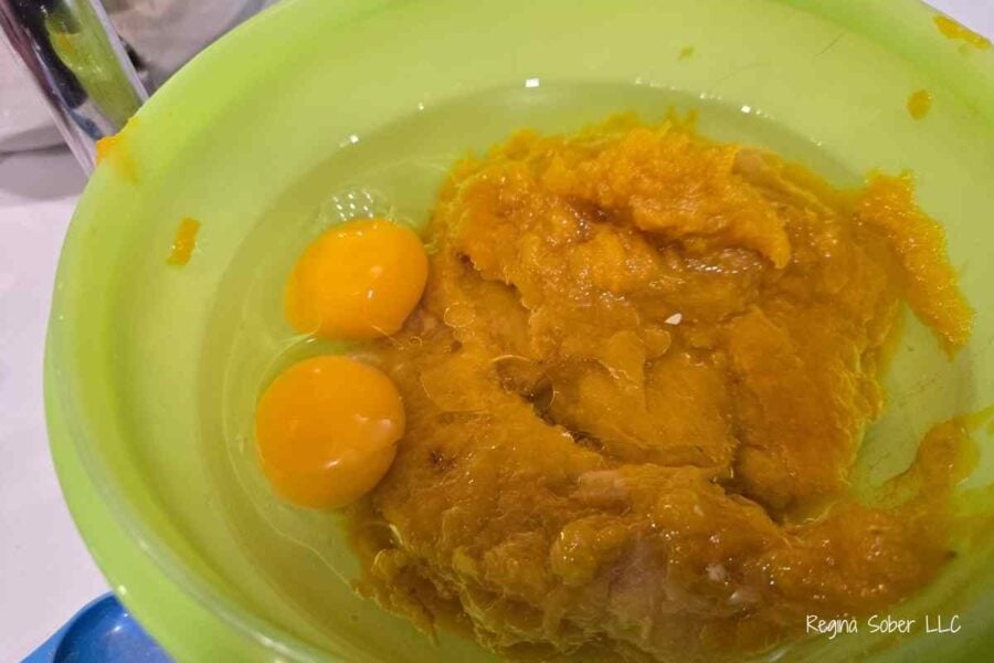 mix wet ingredients together for your bundt cake