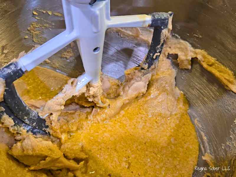 blended sugars, eggs, baking soda, vanilla extract and cornstarch