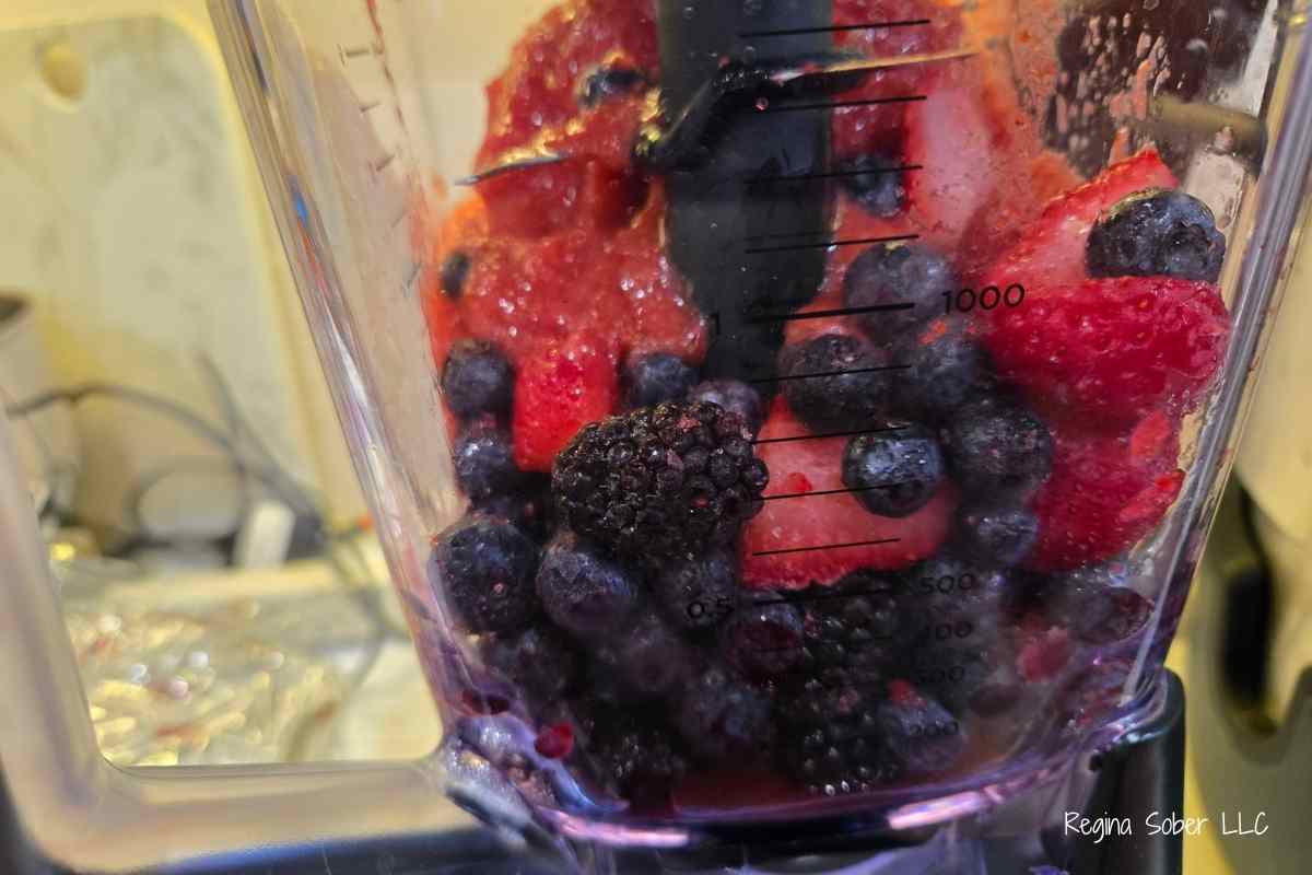 frozed fruit strawberries black berries blueberries