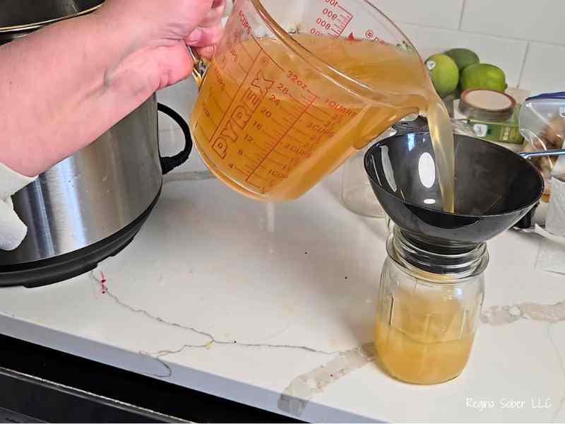filling pint jars with stock