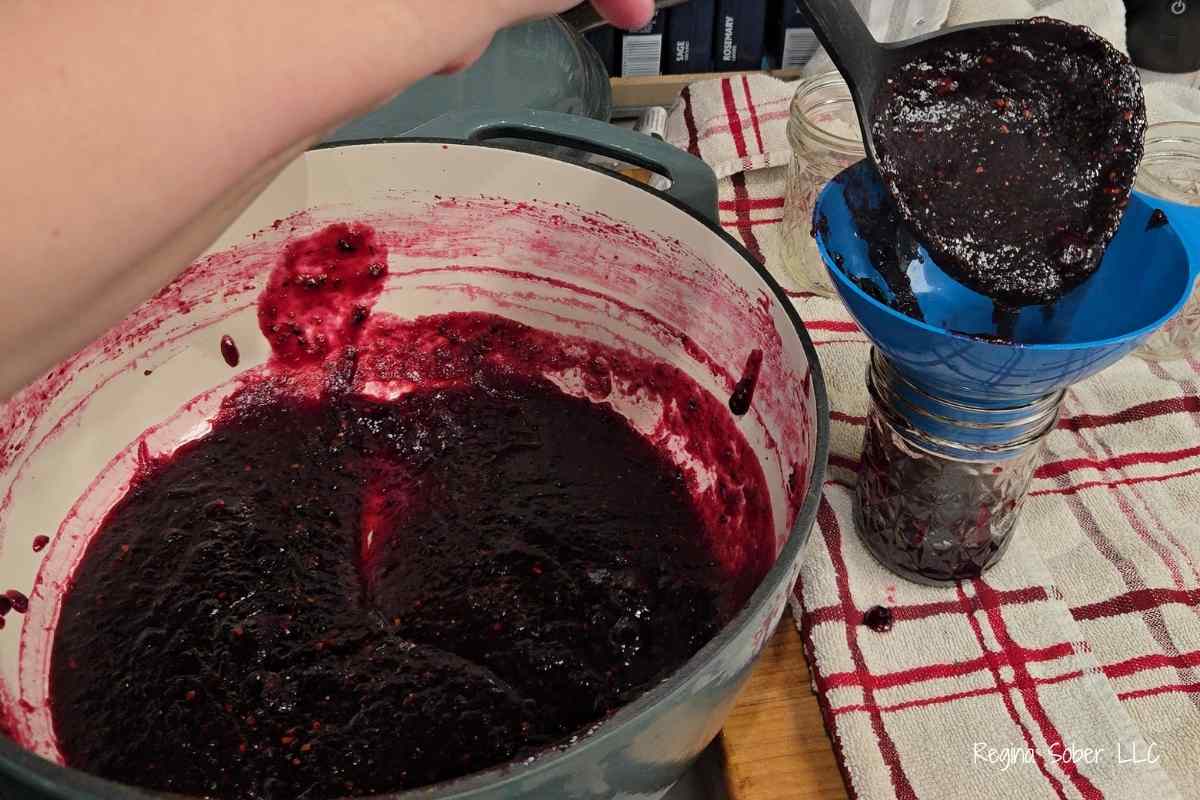 filling half pint jars with jam