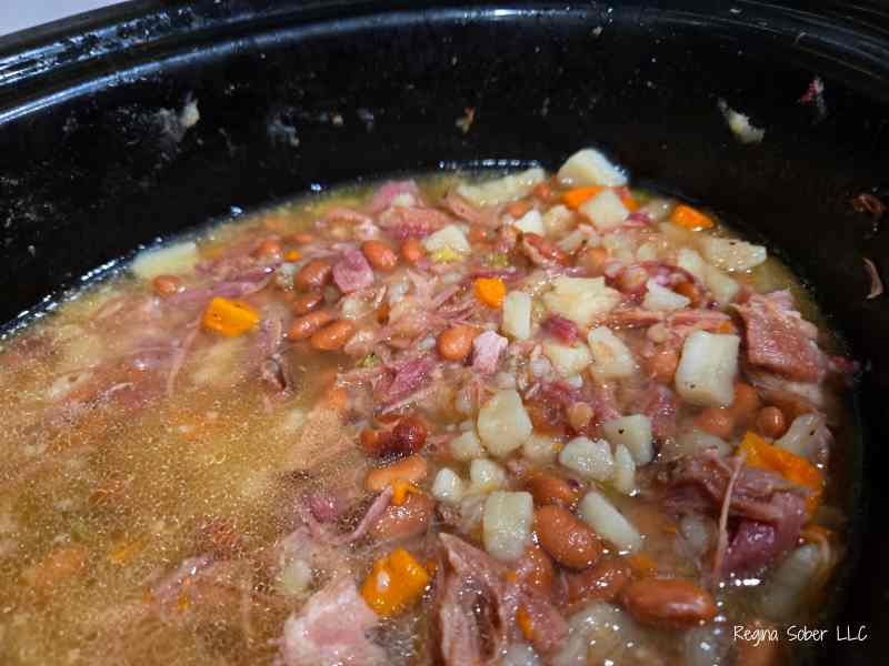 ham and bean soup cooked in crockpot